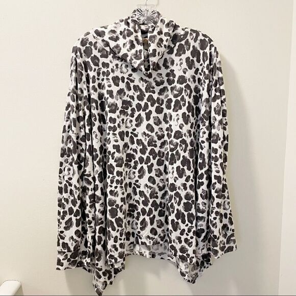 C&C California Tops - C & C California Printed Mock Neck Top - Size L